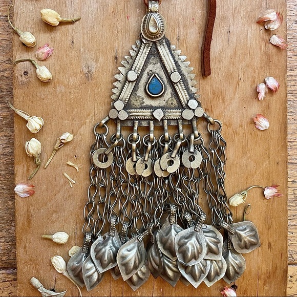 Handmade Eilat Stone Vintage Kuchi Pendant Leather Necklace - Picture 7 of 13